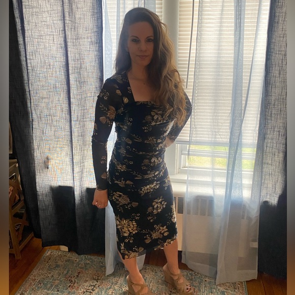 Tommy Hilfiger floral ruched dress 😍😍😍 - Picture 1 of 13